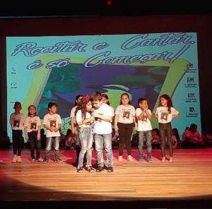 Sarau de poesia dá protagonismo a alunos do primeiro ano