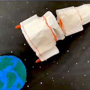 Bons exemplos da quarentena: alunos fazem stop motion do sistema solar