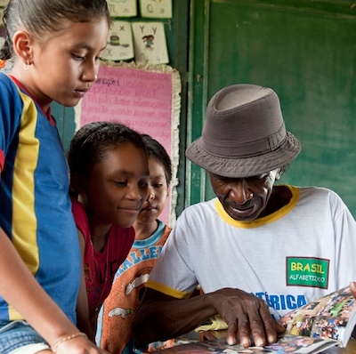 O futuro é coletivo! Conheça diferentes experiências de livros colaborativos