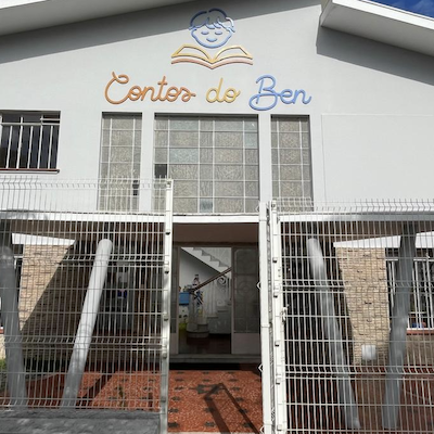 Livrarias e suas histórias: como um casal de advogados criou a Contos do Ben, um espaço para amar os livros para as infâncias na capital do Paraná